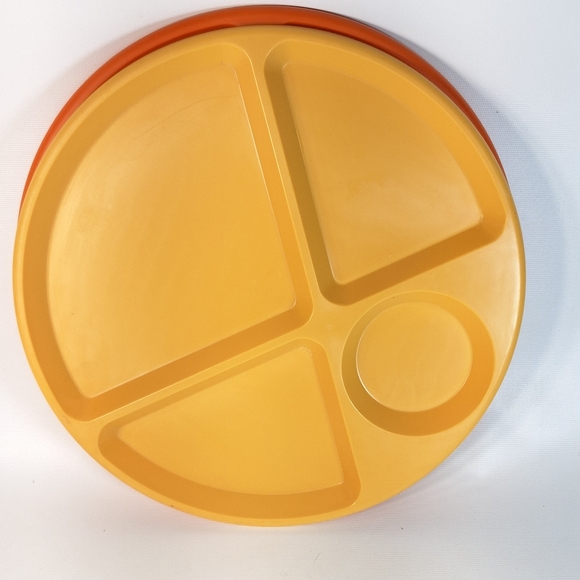 Vintage 80s Plastic Divided Camping Dinner Plates - Picture 5 of 9